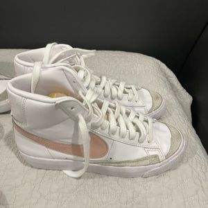 Nike Blazer Sneakers